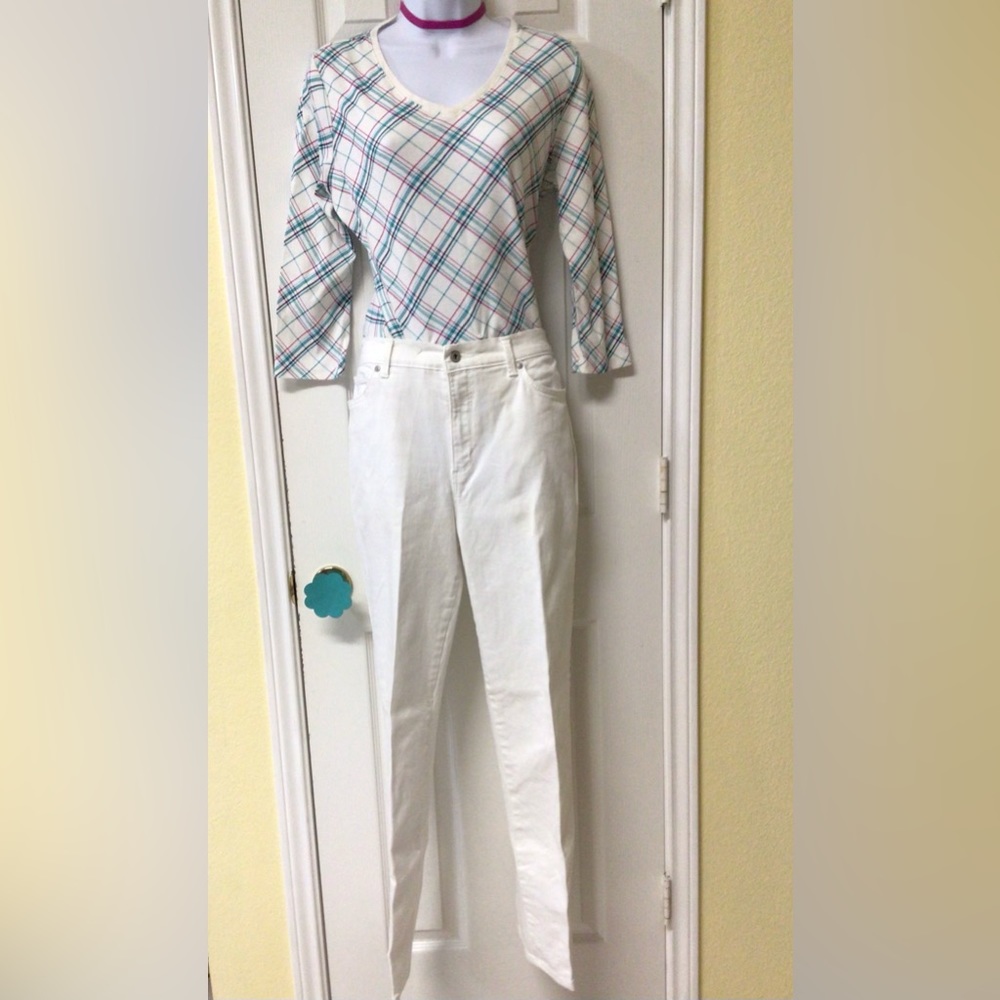Gloria Vanderbilt Amanda White Jeans  St leg 12